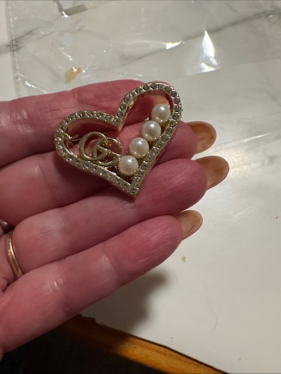 Jewelry - Gold Heart Pearl Brooch with Crystals